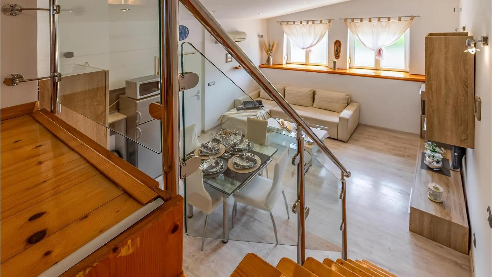 2 Bedroom Stunning Home In Sisan Holiday home